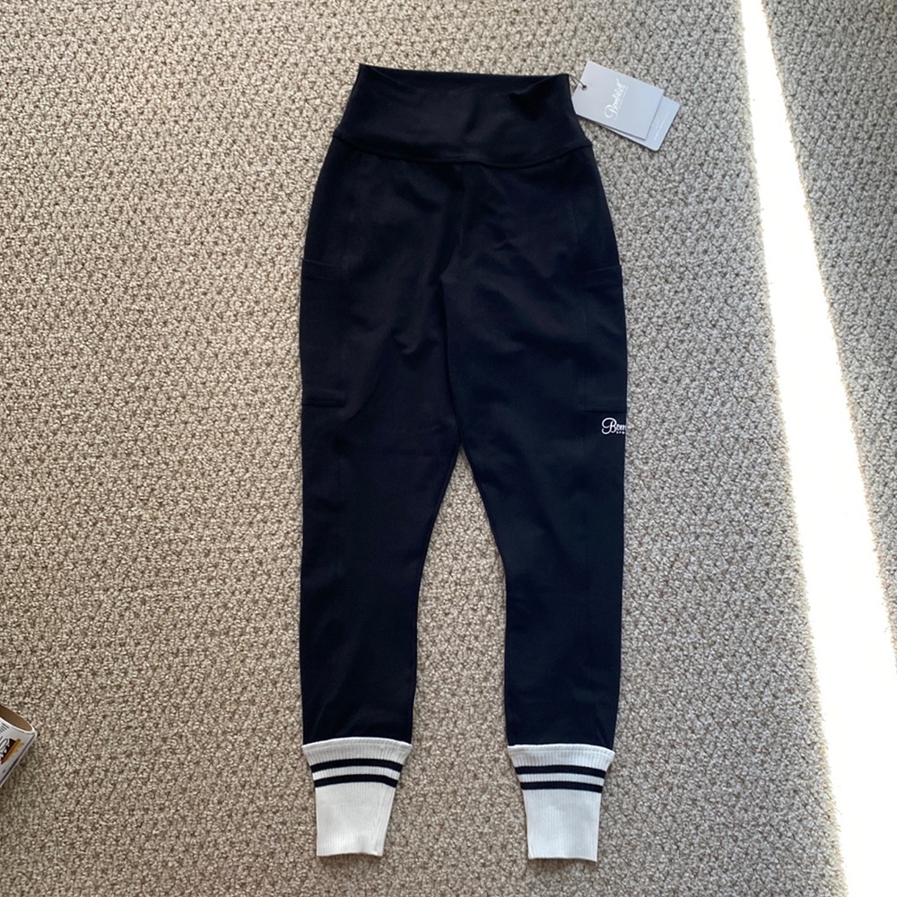 Bombshell ankle sock leggings